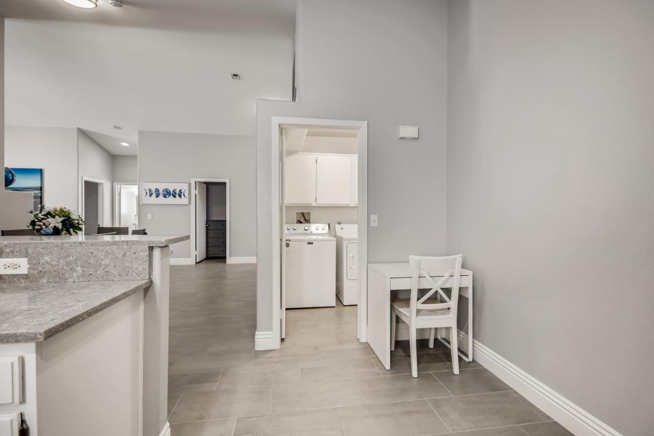 Luxurious House With A Pool, Spa, And Patio, Sleeps 6 Comfortably Las Vegas Extérieur photo