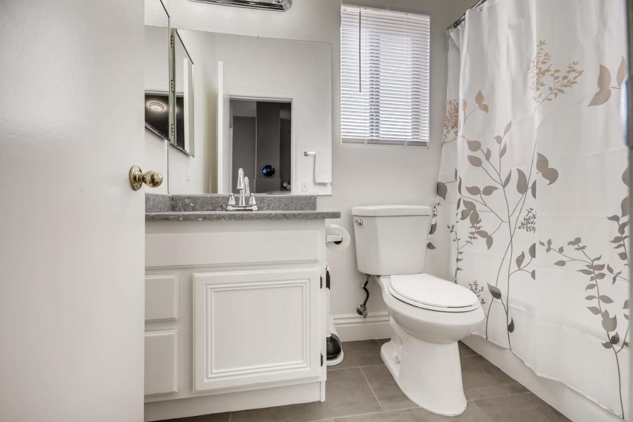 Luxurious House With A Pool, Spa, And Patio, Sleeps 6 Comfortably Las Vegas Extérieur photo