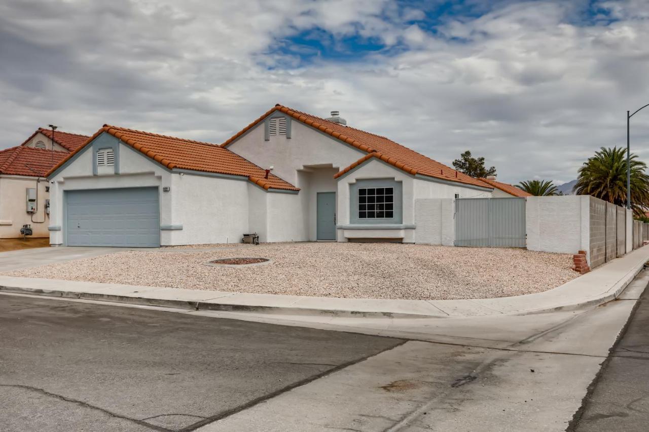 Luxurious House With A Pool, Spa, And Patio, Sleeps 6 Comfortably Las Vegas Extérieur photo