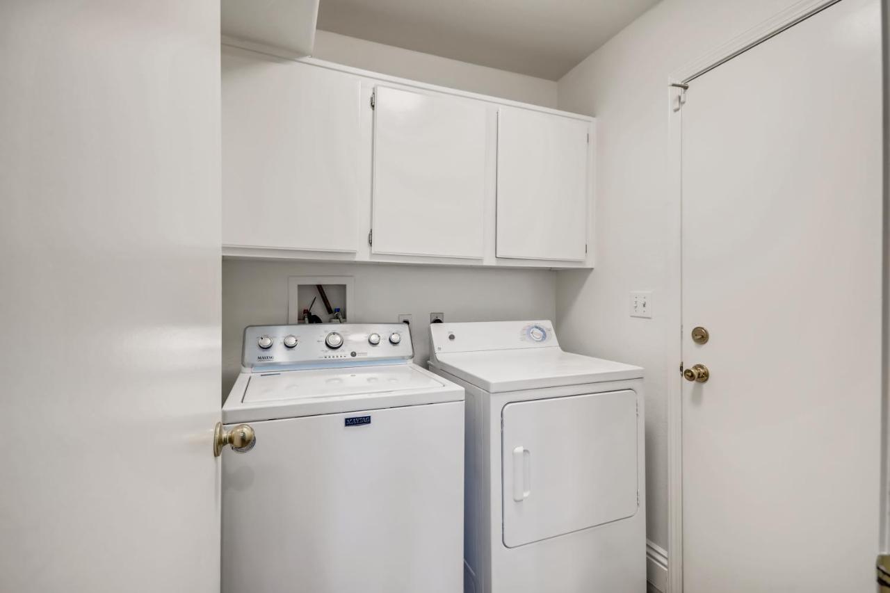 Luxurious House With A Pool, Spa, And Patio, Sleeps 6 Comfortably Las Vegas Extérieur photo