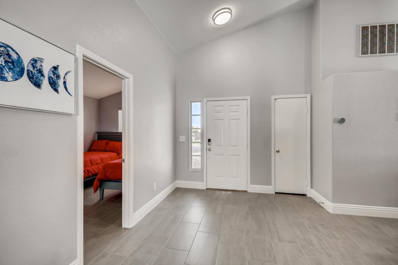 Luxurious House With A Pool, Spa, And Patio, Sleeps 6 Comfortably Las Vegas Extérieur photo