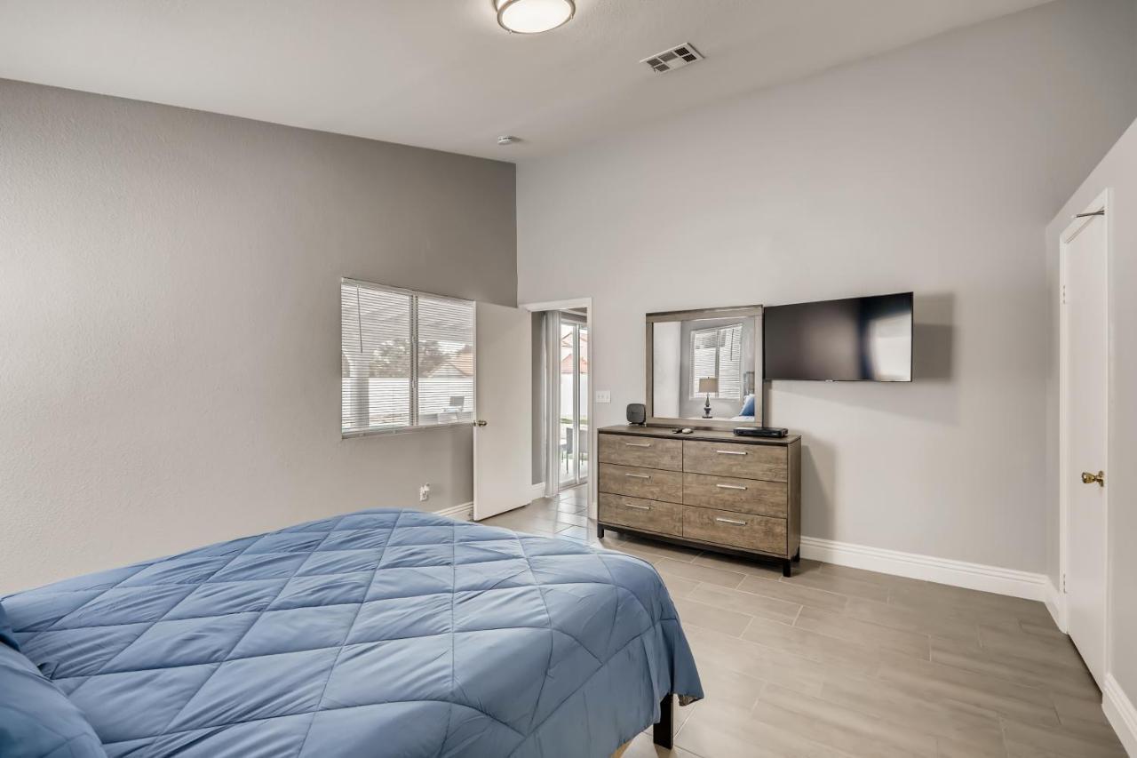 Luxurious House With A Pool, Spa, And Patio, Sleeps 6 Comfortably Las Vegas Extérieur photo