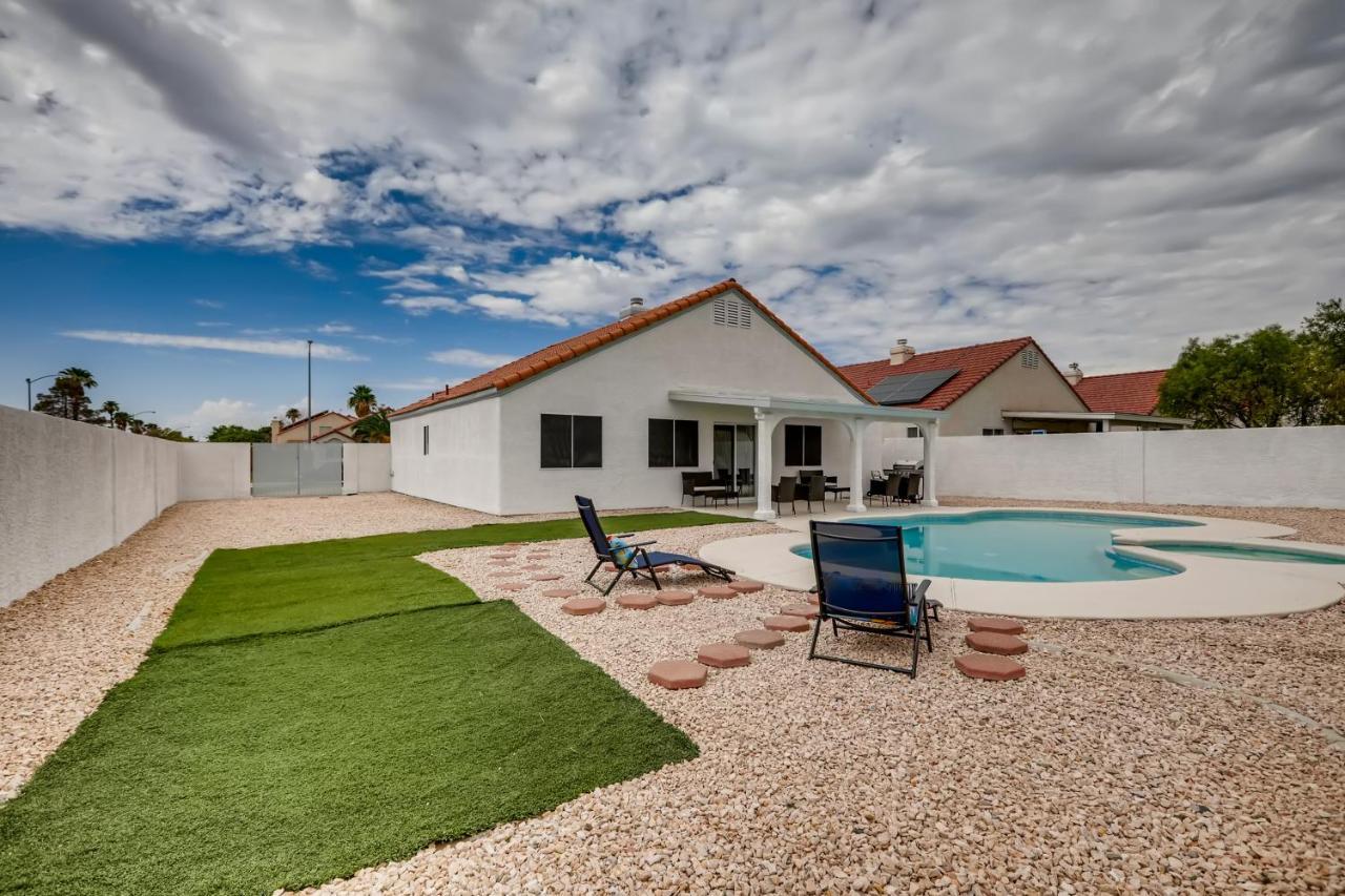 Luxurious House With A Pool, Spa, And Patio, Sleeps 6 Comfortably Las Vegas Extérieur photo