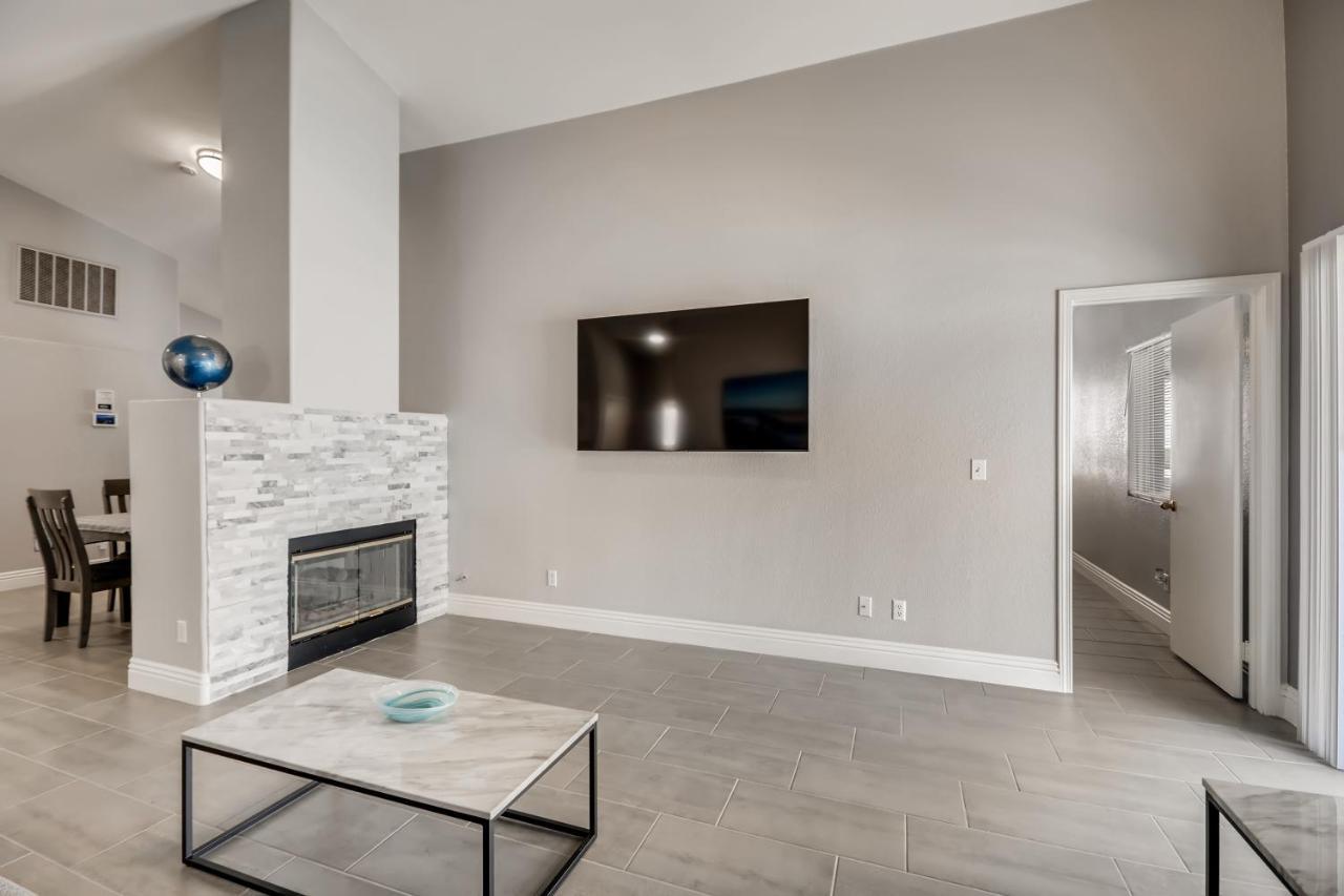 Luxurious House With A Pool, Spa, And Patio, Sleeps 6 Comfortably Las Vegas Extérieur photo