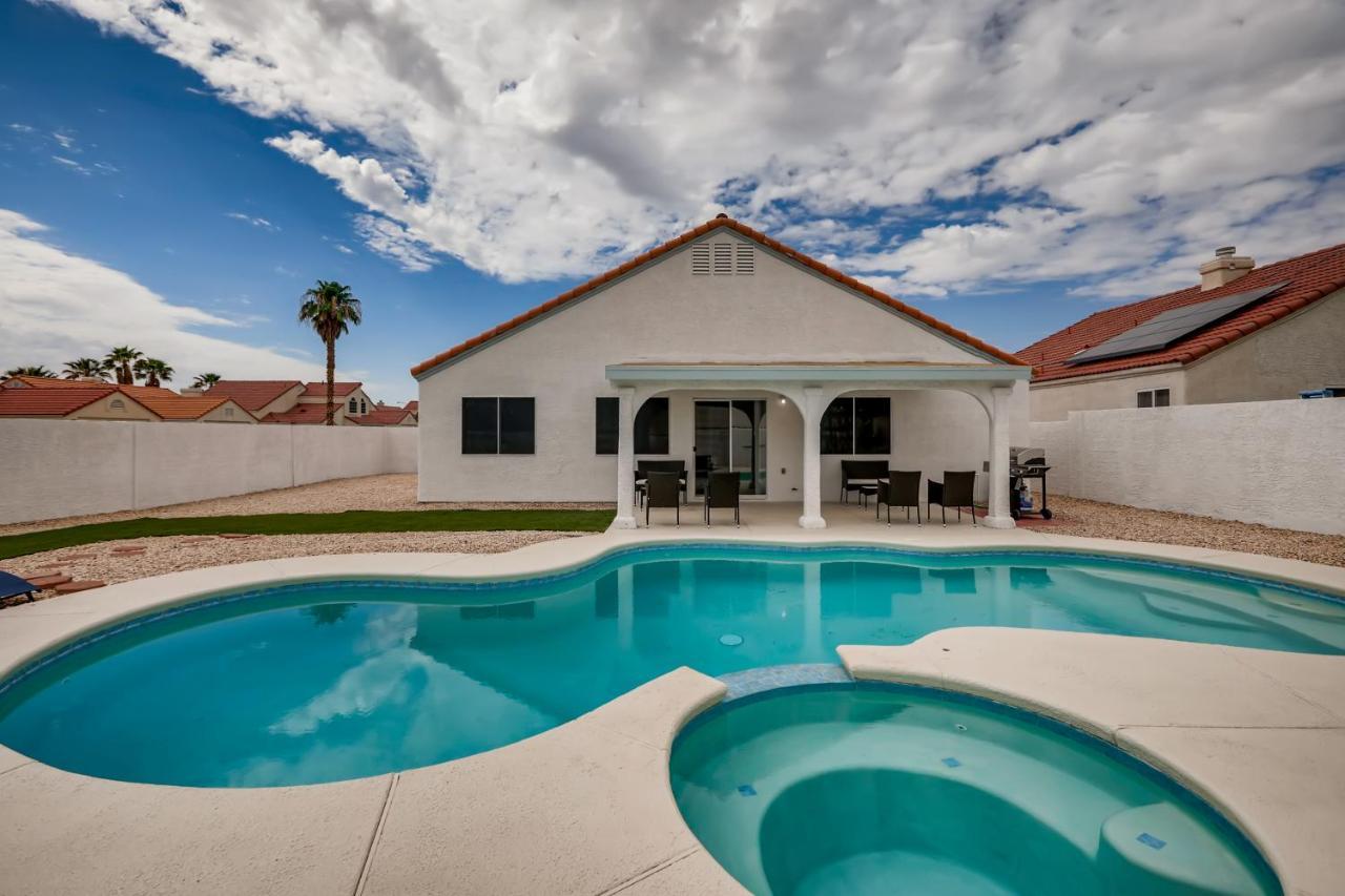 Luxurious House With A Pool, Spa, And Patio, Sleeps 6 Comfortably Las Vegas Extérieur photo