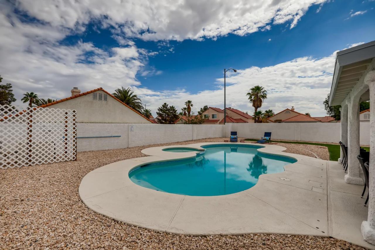 Luxurious House With A Pool, Spa, And Patio, Sleeps 6 Comfortably Las Vegas Extérieur photo