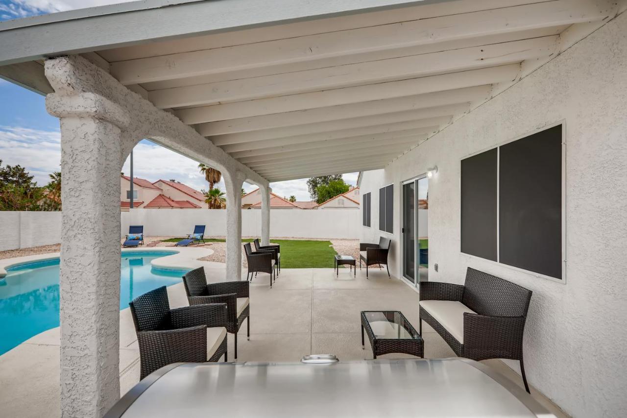 Luxurious House With A Pool, Spa, And Patio, Sleeps 6 Comfortably Las Vegas Extérieur photo